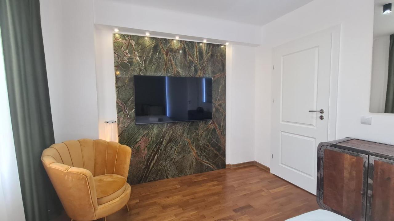 Main Square 5 Star Luxury Apartment With View Cluj-Napoca Esterno foto