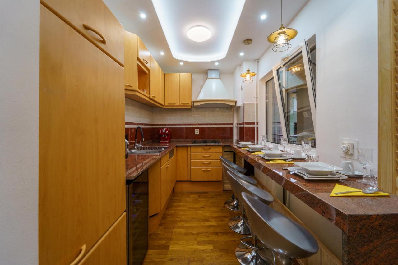 Main Square 5 Star Luxury Apartment With View Cluj-Napoca Esterno foto