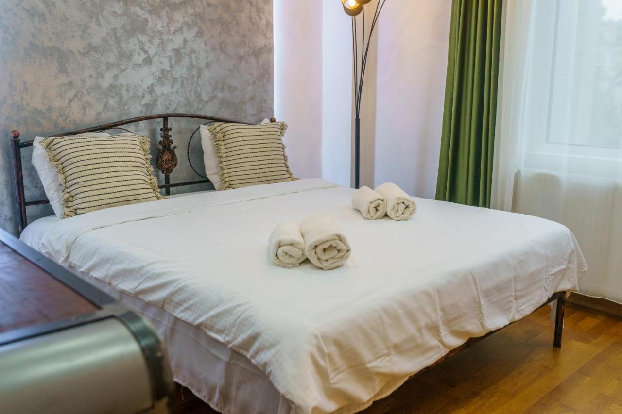 Main Square 5 Star Luxury Apartment With View Cluj-Napoca Esterno foto
