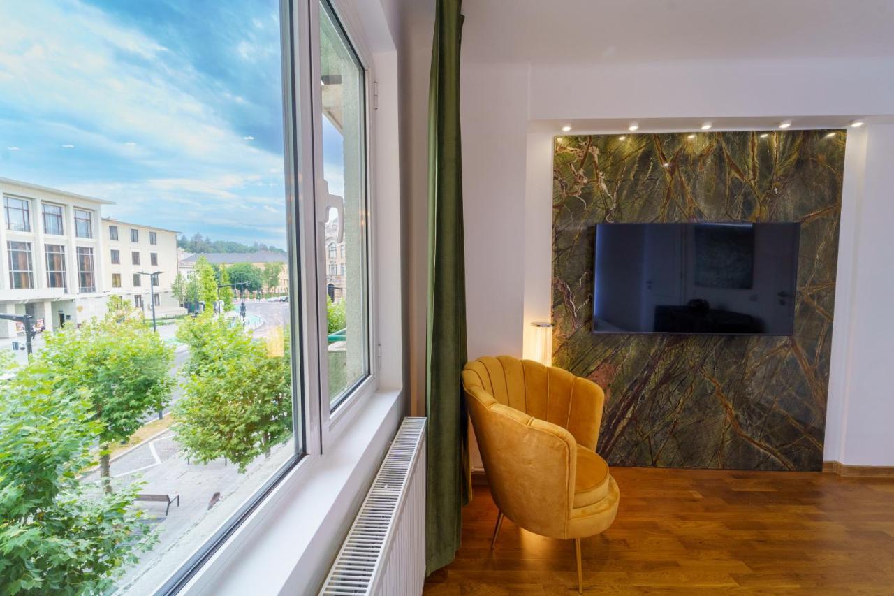 Main Square 5 Star Luxury Apartment With View Cluj-Napoca Esterno foto