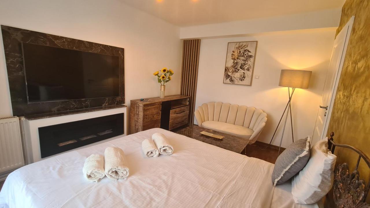 Main Square 5 Star Luxury Apartment With View Cluj-Napoca Esterno foto