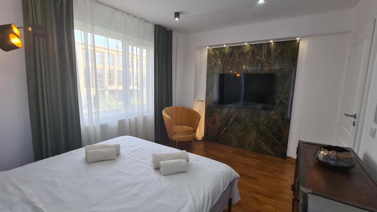 Main Square 5 Star Luxury Apartment With View Cluj-Napoca Esterno foto