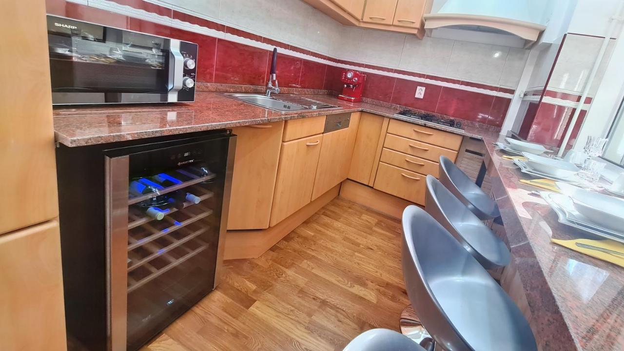Main Square 5 Star Luxury Apartment With View Cluj-Napoca Esterno foto
