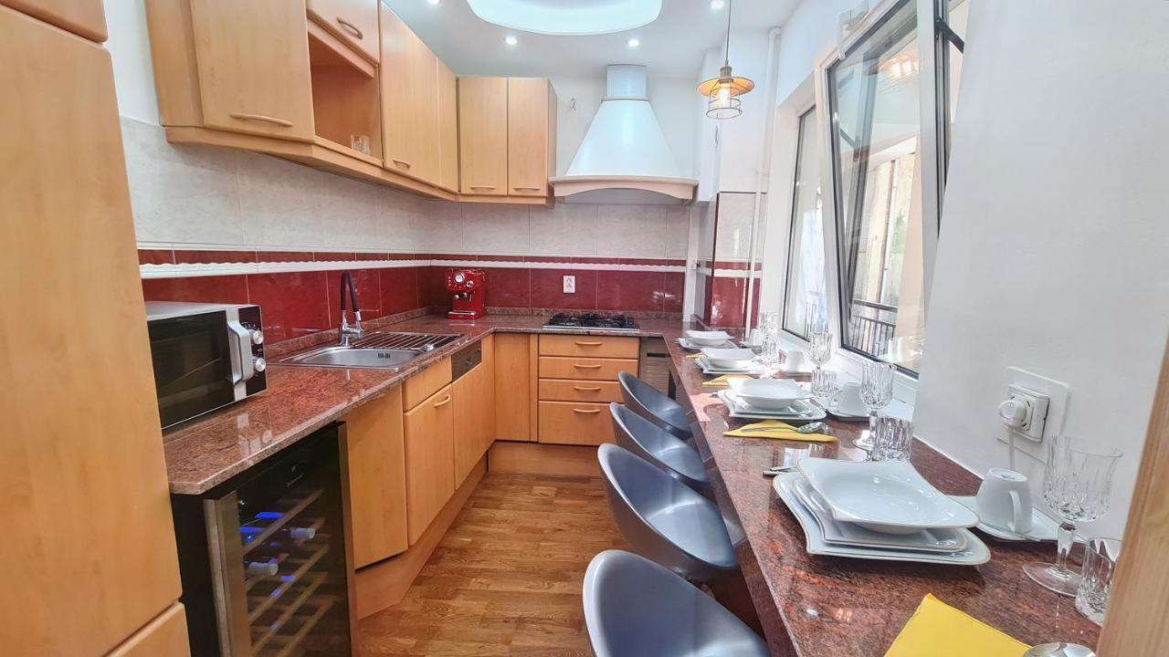 Main Square 5 Star Luxury Apartment With View Cluj-Napoca Esterno foto